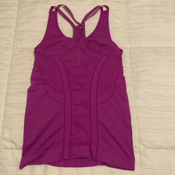 Workout Top - Picture 3 of 6